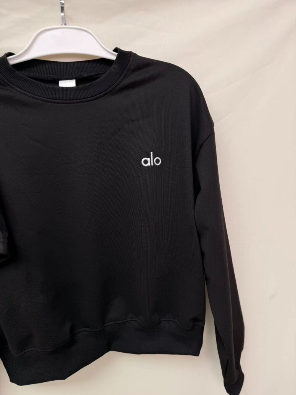 Alo Yoga Black Sweatshirt Workout Set, Size S. - Picture 3 of 8